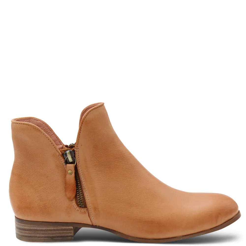 FAYE WOMENS FLAT BOOT