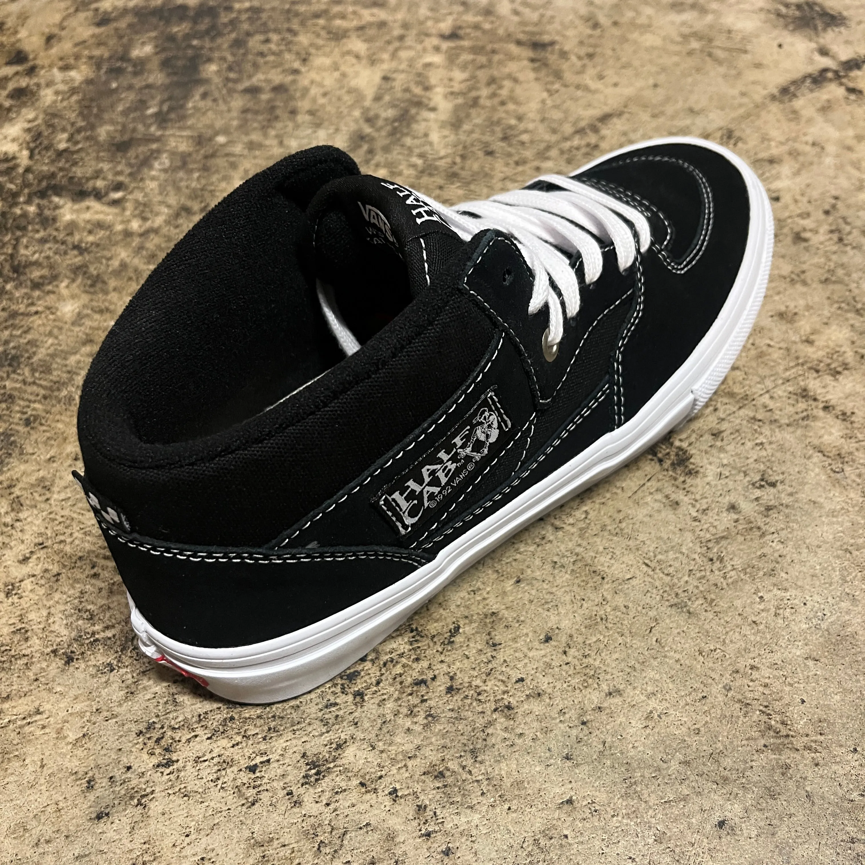 VANS SKATE HALF CAB (BLK/WHT)